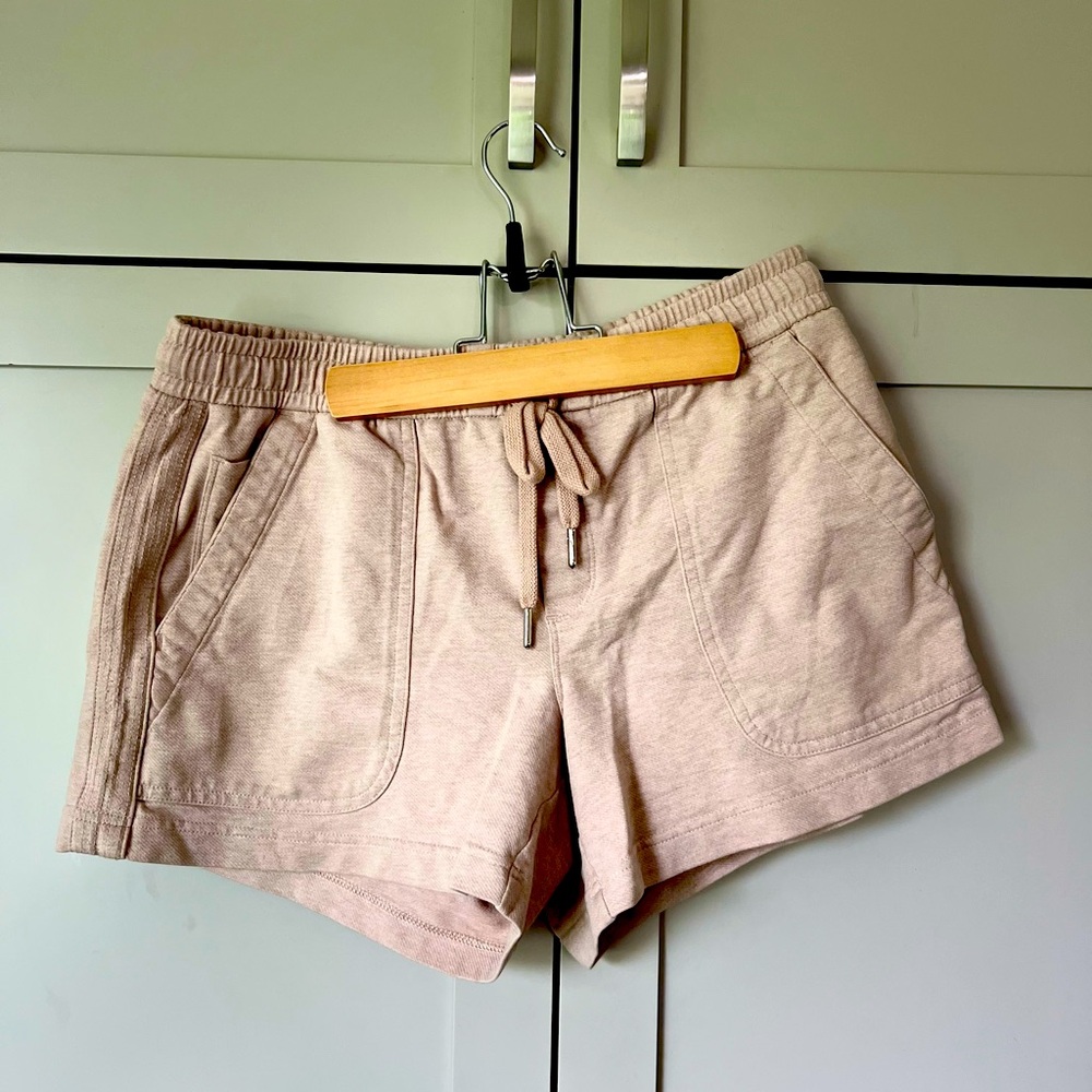 Athleta Farallon shorts, size 6